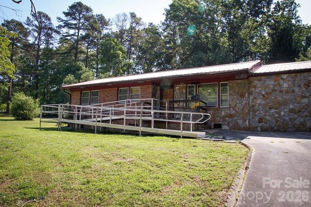 905 S 10th Street, Bessemer City, NC 28016