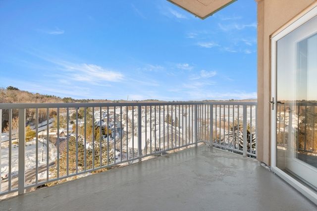 36 Village Rd 603, Middleton, MA 01949