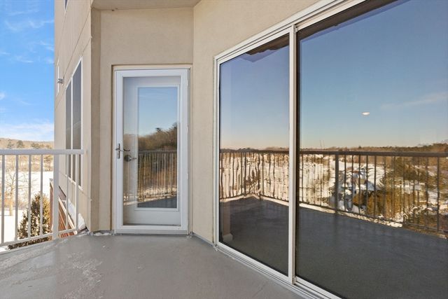 36 Village Rd 603, Middleton, MA 01949