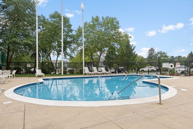 36 Village Rd 603, Middleton, MA 01949