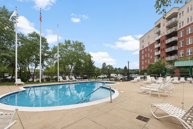 36 Village Rd 603, Middleton, MA 01949