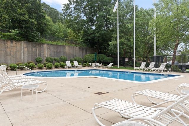 36 Village Rd 603, Middleton, MA 01949