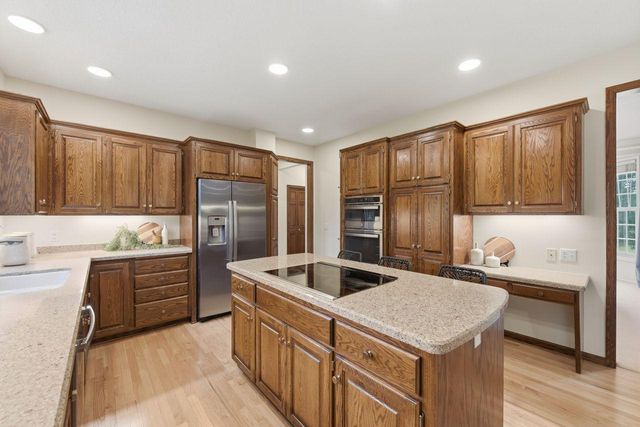 3824 Fairway Terrace, Woodbury, MN 55125