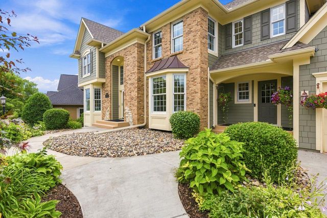 3824 Fairway Terrace, Woodbury, MN 55125