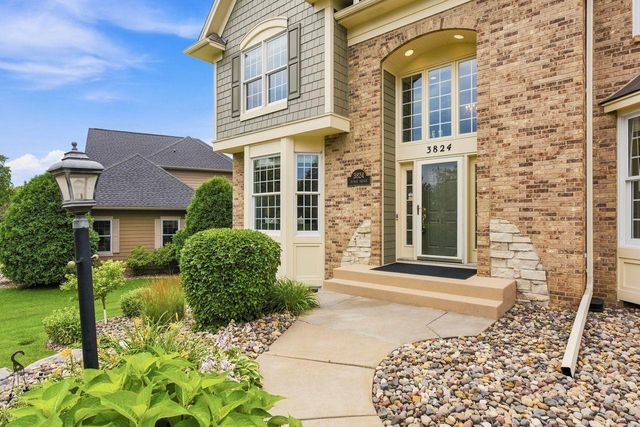 3824 Fairway Terrace, Woodbury, MN 55125