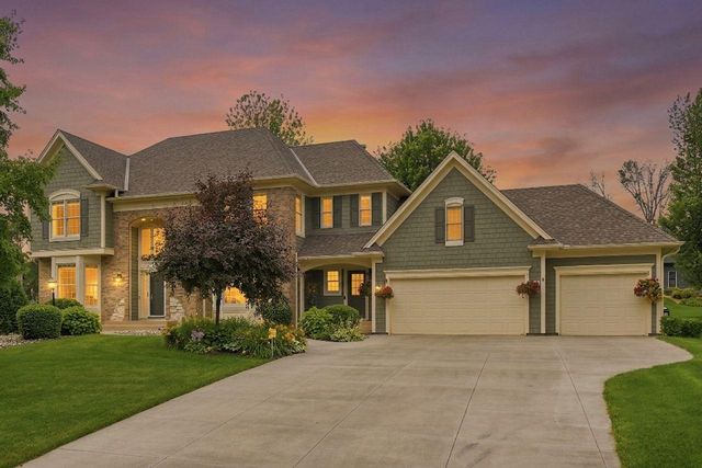 3824 Fairway Terrace, Woodbury, MN 55125