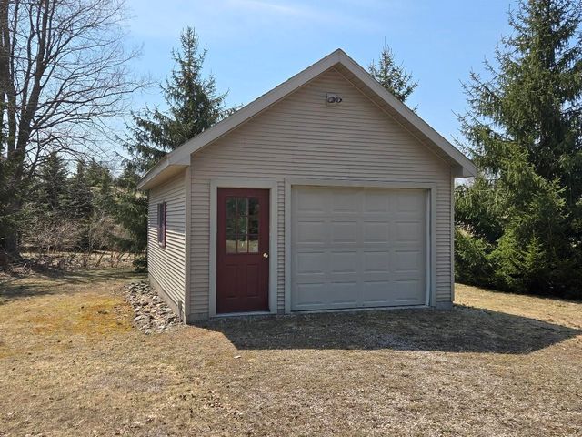 136 Lakeridge Trail, Boyne City, MI 49712