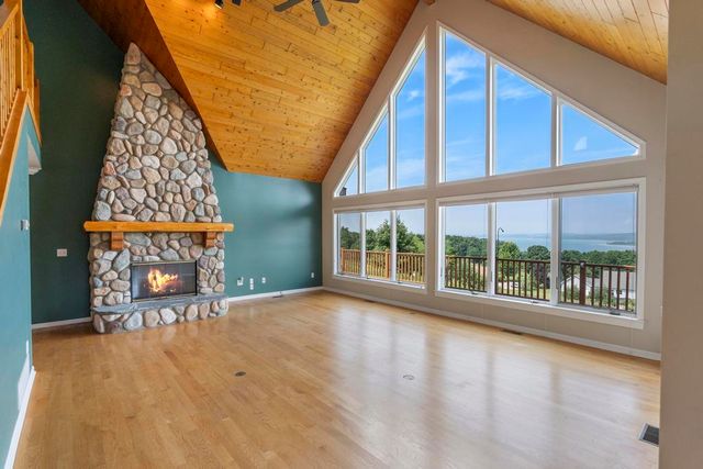 136 Lakeridge Trail, Boyne City, MI 49712