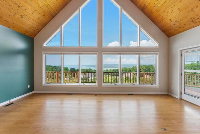 136 Lakeridge Trail, Boyne City, MI 49712