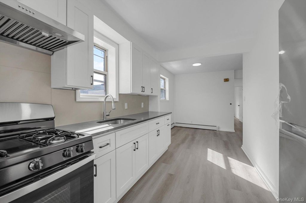 6728 Utopia Parkway, Fresh Meadows, NY 11365 — photo 4