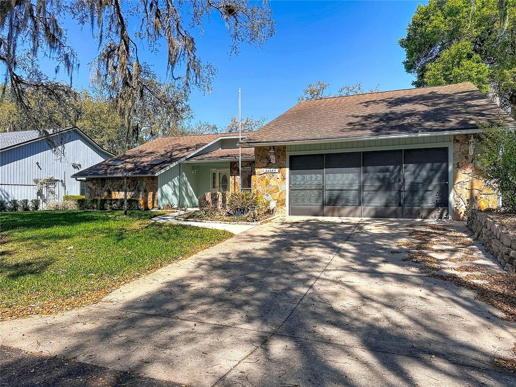 Image 4 of property listing at 34485 CEDARFIELD DRIVE, Dade City, FL 33523