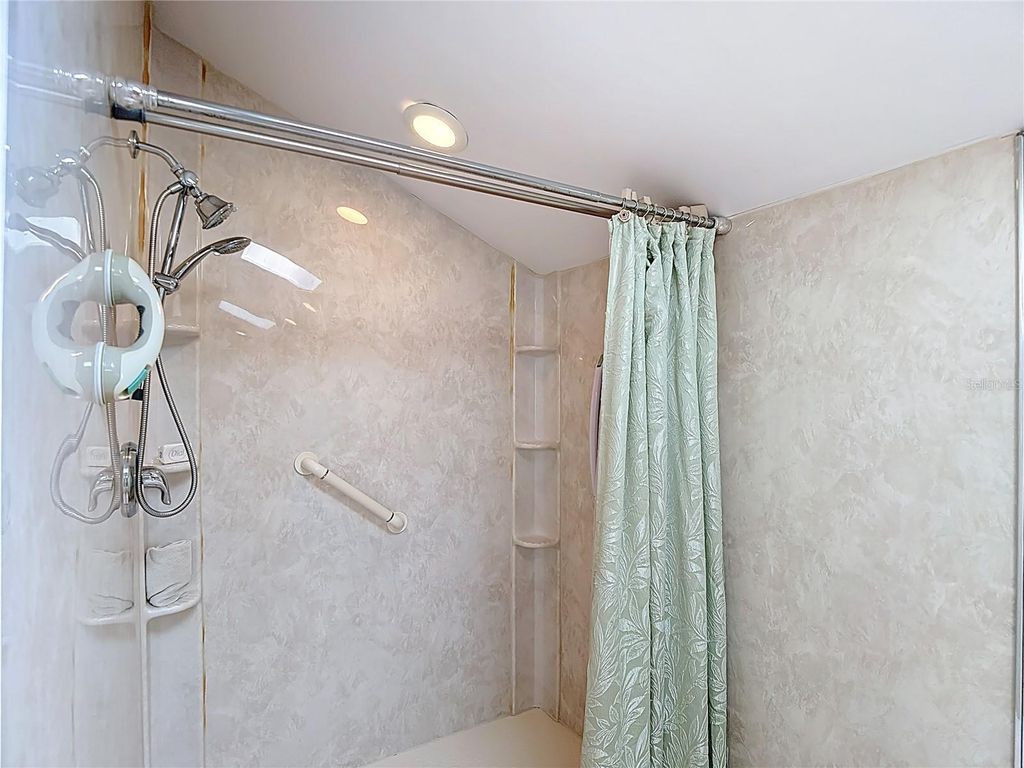 Image 48 of property listing at 34485 CEDARFIELD DRIVE, Dade City, FL 33523