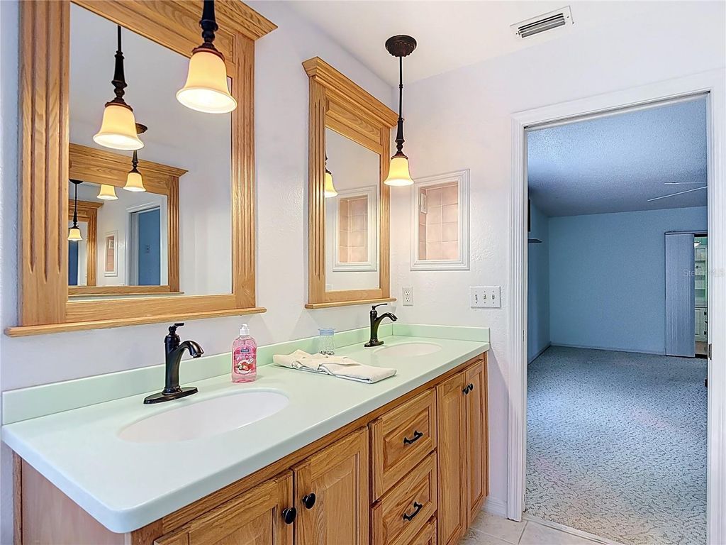 Image 51 of property listing at 34485 CEDARFIELD DRIVE, Dade City, FL 33523