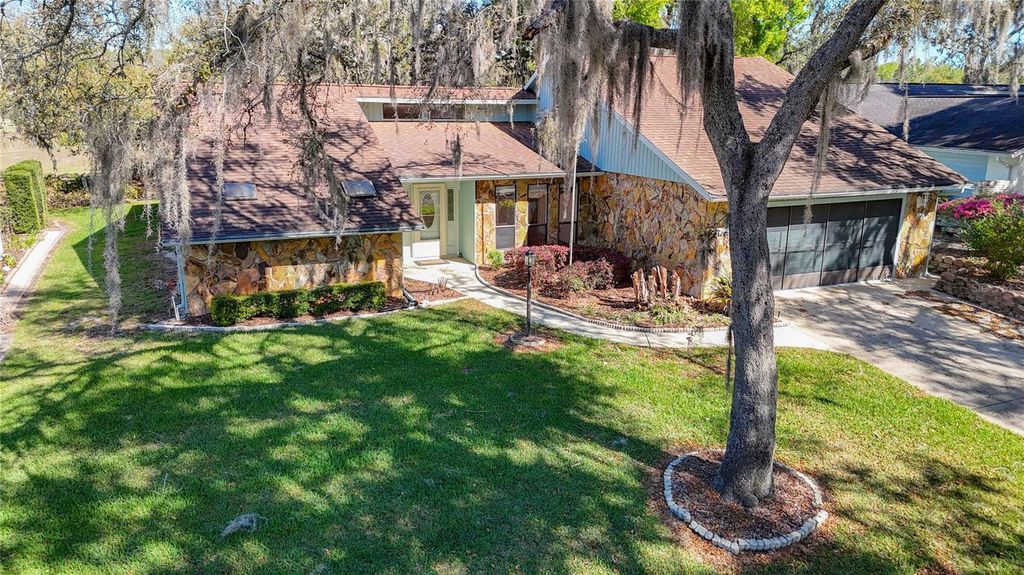 Image 8 of property listing at 34485 CEDARFIELD DRIVE, Dade City, FL 33523