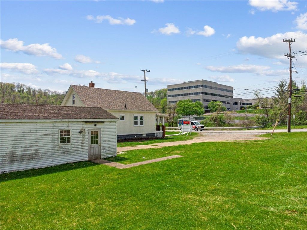594 McMichael Rd, Robinson Twp, PA 15205