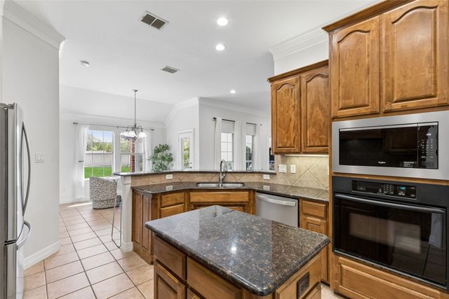 1208 Saddle Trail, Willow Park, TX 76087