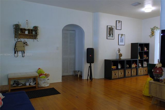 2818 SW 19th St, Miami, FL 33145