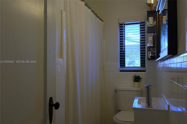 2818 SW 19th St, Miami, FL 33145