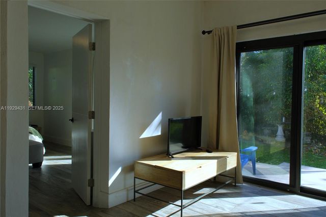 2818 SW 19th St, Miami, FL 33145