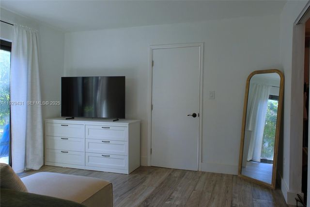 2818 SW 19th St, Miami, FL 33145