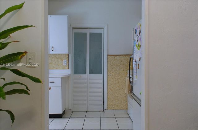 2818 SW 19th St, Miami, FL 33145