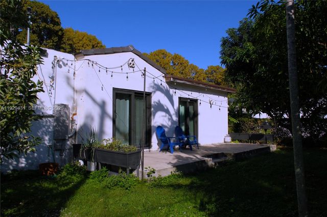 2818 SW 19th St, Miami, FL 33145