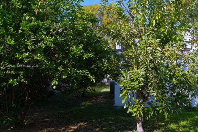 2818 SW 19th St, Miami, FL 33145