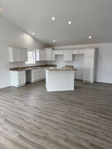 6416 Mckinley Road, Cottrellville, MI 48039