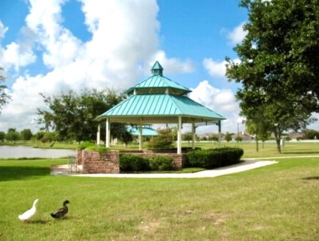 26 Chapparal Court, Missouri City, TX 77459