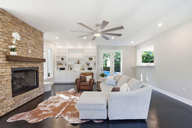309 Thistleton Circle, Lexington, KY 40502