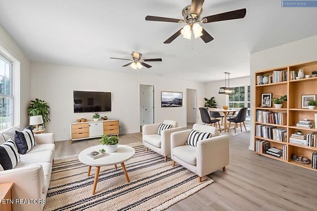 227 Oakwood Street St, Sparta, TN 38583