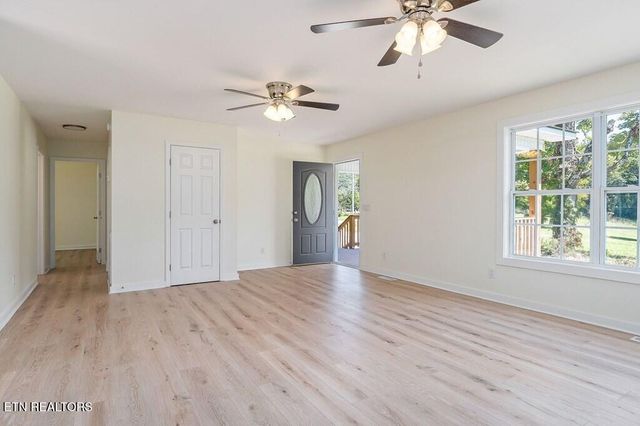 227 Oakwood Street St, Sparta, TN 38583