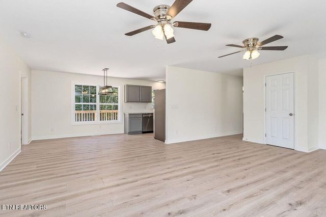 227 Oakwood Street St, Sparta, TN 38583