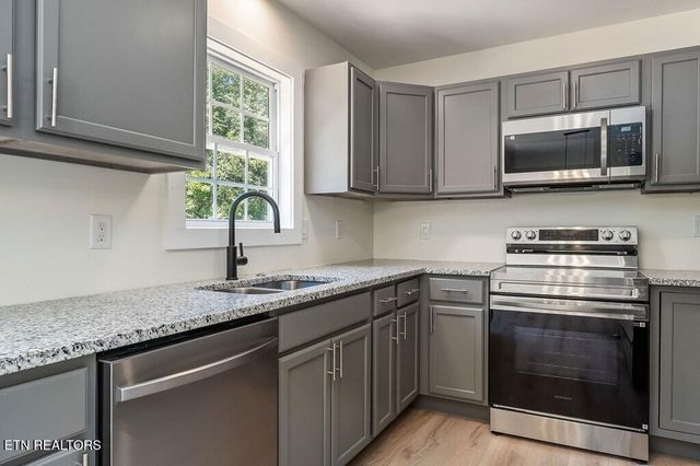 227 Oakwood Street St, Sparta, TN 38583