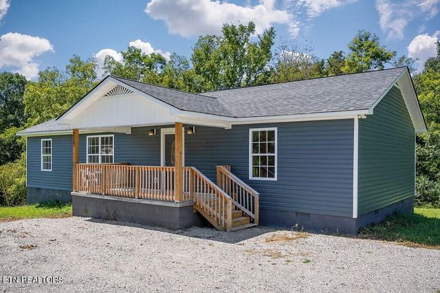 227 Oakwood Street St, Sparta, TN 38583