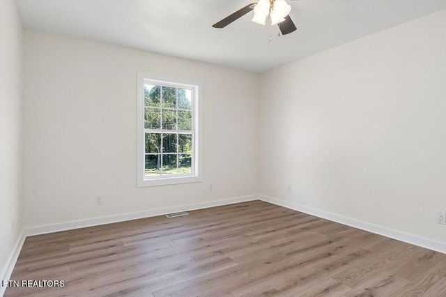 227 Oakwood Street St, Sparta, TN 38583