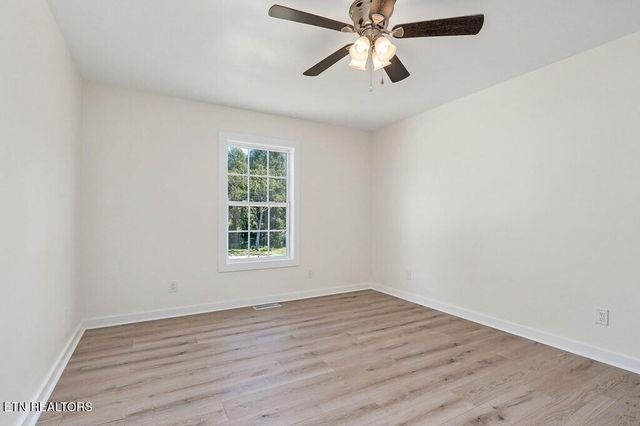 227 Oakwood Street St, Sparta, TN 38583