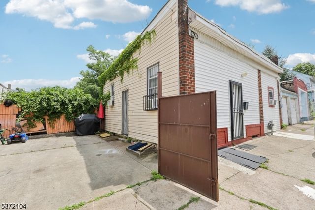 101 Butler St, Paterson City, NJ 07524