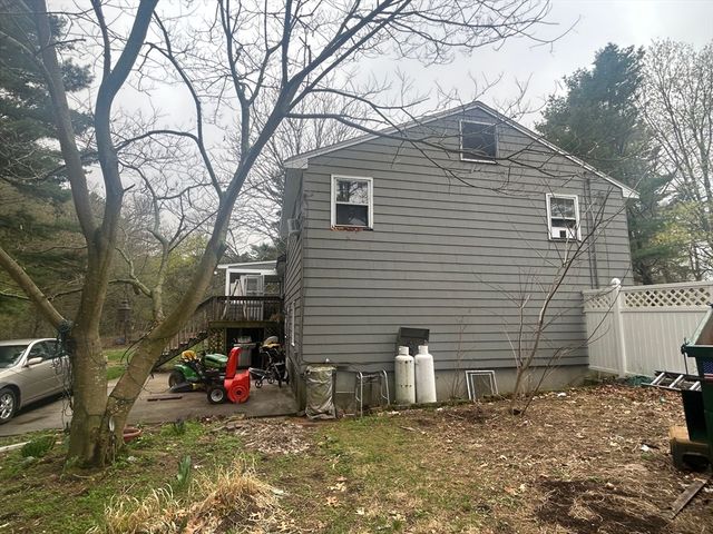 172 Village St, Millis, MA 02054