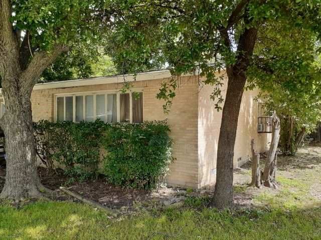 1520 Cape Cod Drive, Dallas, TX 75216