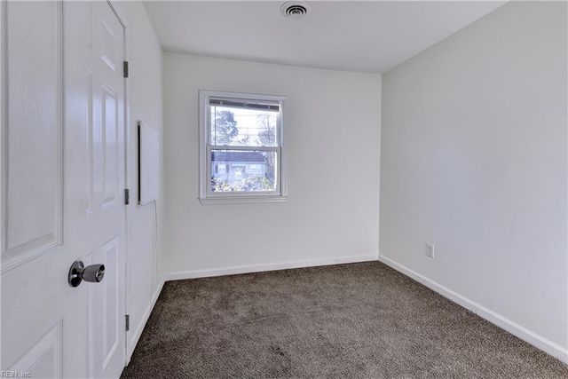 1845 Kensington DR, Hampton, VA 23663