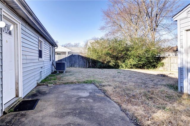 1845 Kensington DR, Hampton, VA 23663