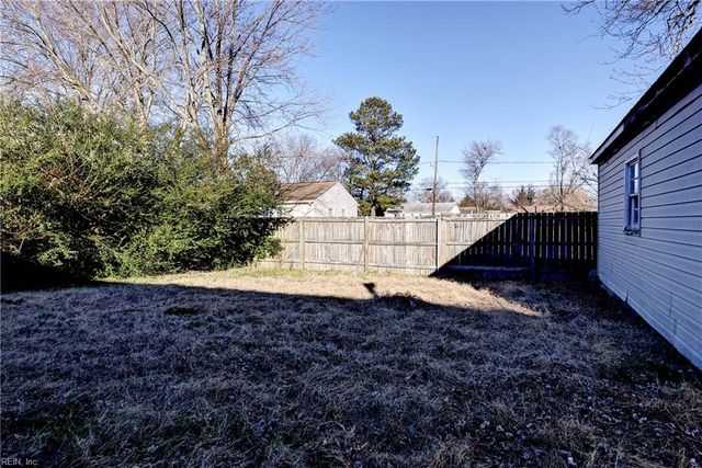 1845 Kensington DR, Hampton, VA 23663