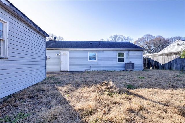 1845 Kensington DR, Hampton, VA 23663