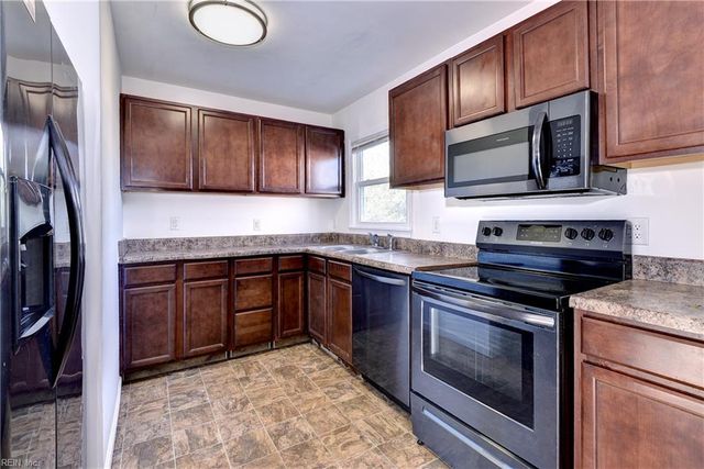 1845 Kensington DR, Hampton, VA 23663