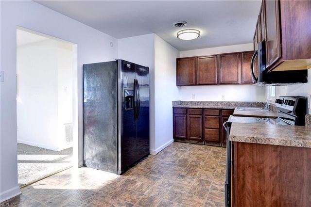 1845 Kensington DR, Hampton, VA 23663