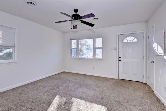 1845 Kensington DR, Hampton, VA 23663