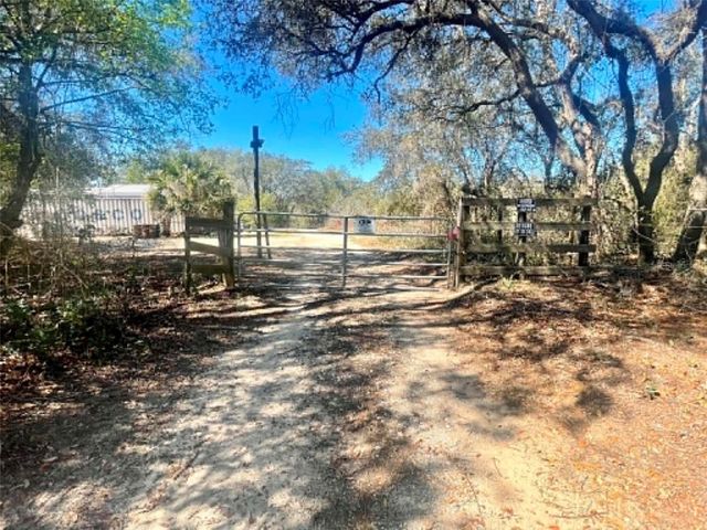 17530 SE HIGHWAY 452, Umatilla, FL 32784