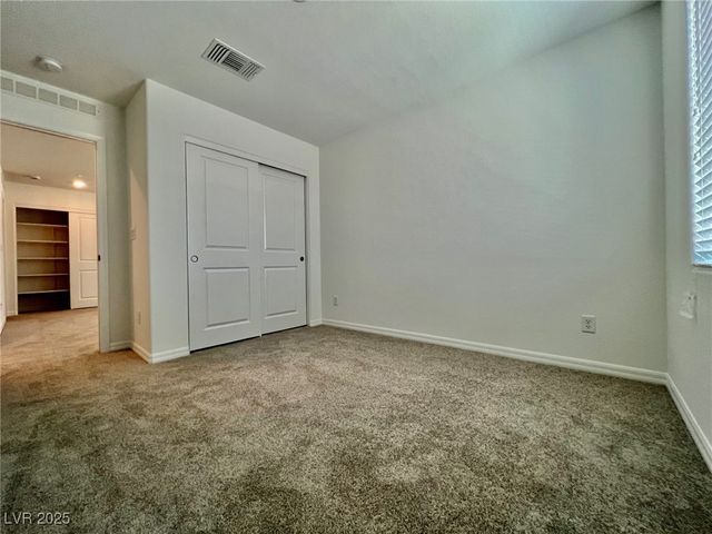 8003 Adelaide Hills Street, Las Vegas, NV 89113