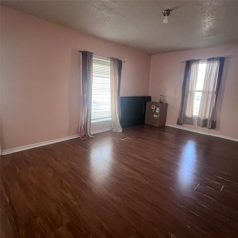 2521 Broadview Street, Greenville, TX 75402